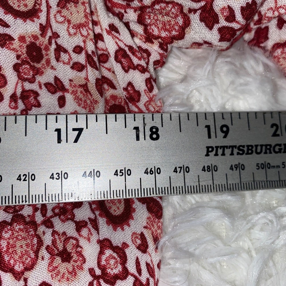 Hollister Cropped Long semi bell sleeve floral top Lightweight - Picture 4 of 5
